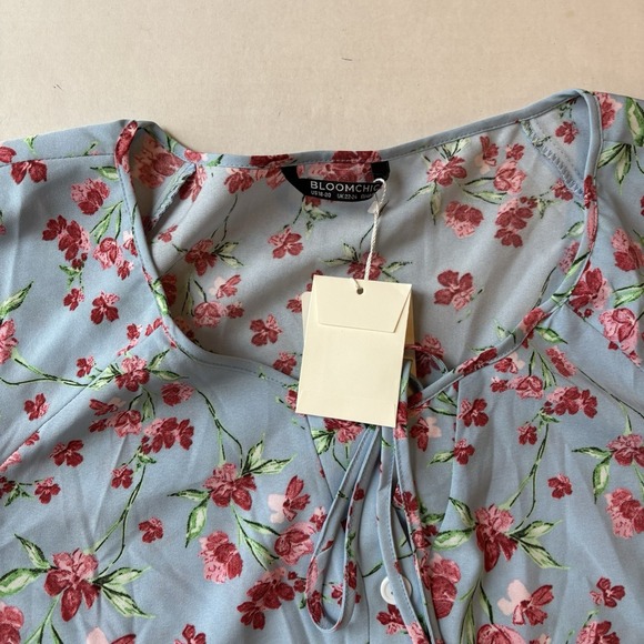 Bloomchic‎ Blue Short Sleeve Blouse Red Floral Tie Button Neck  Sz 18/20 - Picture 5 of 8